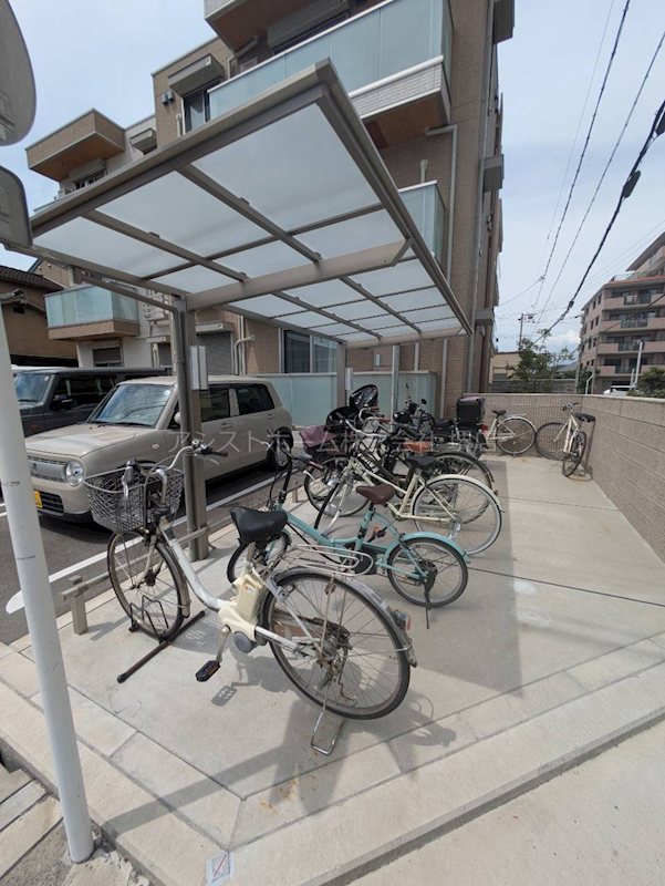 ラ・ベル・メール鳳 屋根付き駐輪場
