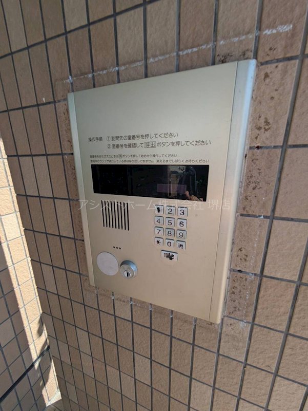 ベルローゼ浜寺 オートロック完備なので女性でも安心です。