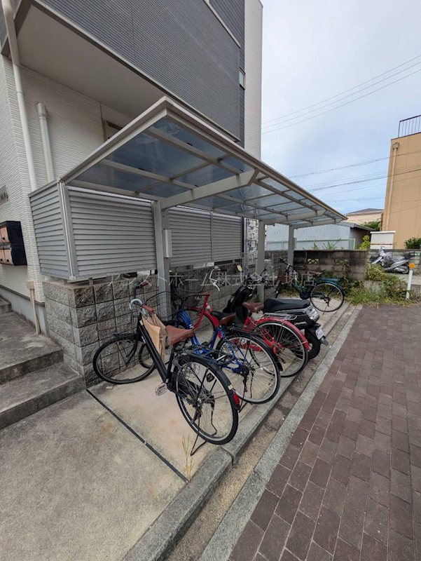 ALEGRIA諏訪ノ森 屋根付き駐輪場