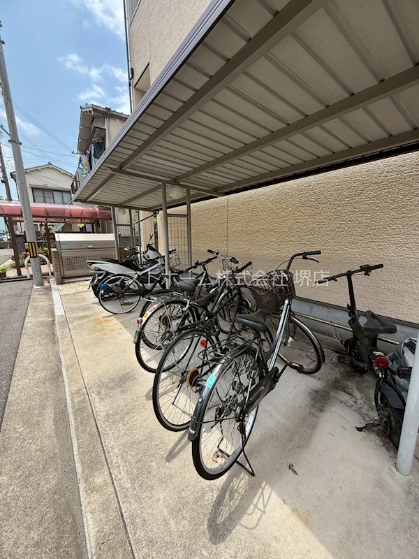 フジパレス堺大浜Ⅲ番館 屋根付き駐輪場♪