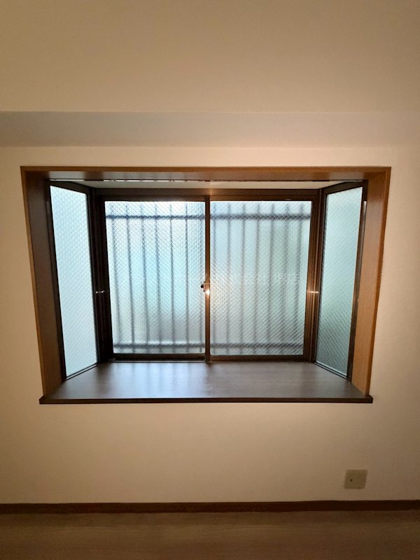 コスモ 出窓